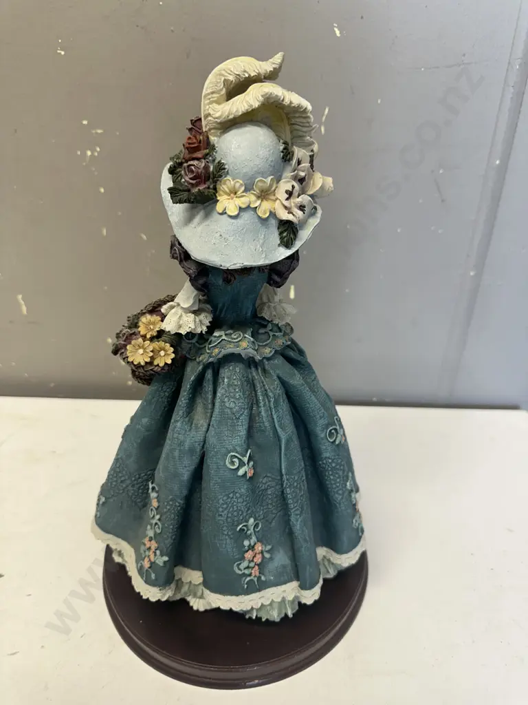 Vintage Resin Meerchi Victorian Lady Figurine H34cm Image 1++