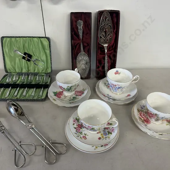 Selection Of Trios & Silver Ware 
