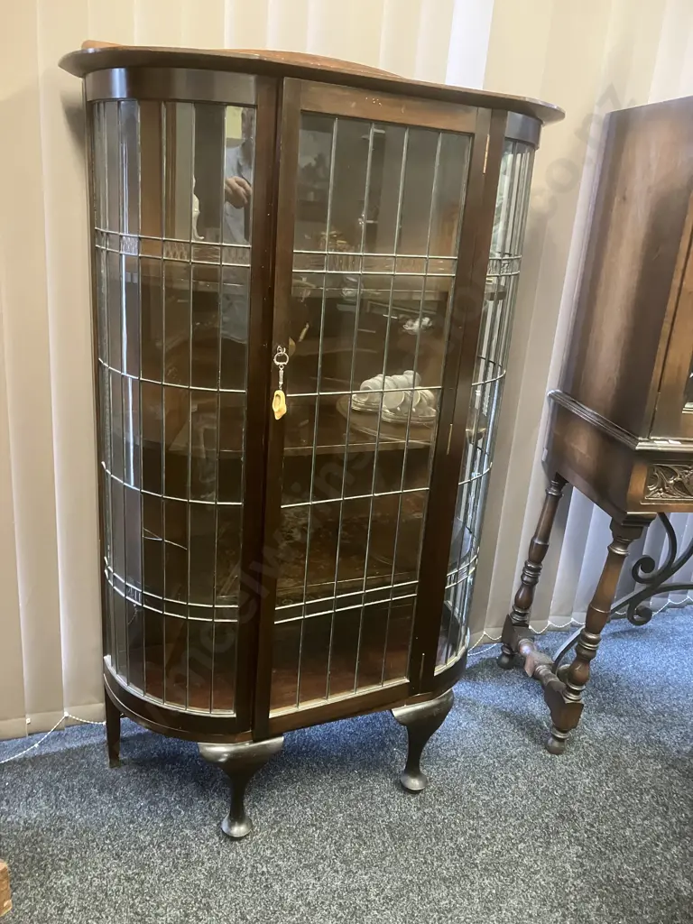 Mahogany Leadlight Bow Front Display Cabinet With Key, Cabriole Legs, 3 Wood Shelves. H160 W99 D39cm (Leadlight Damaged) Image 1++