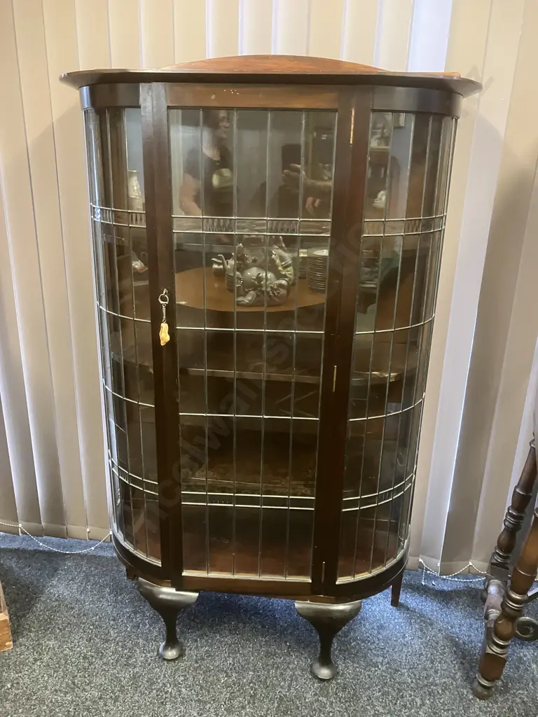 Mahogany Leadlight Bow Front Display Cabinet With Key, Cabriole Legs, 3 Wood Shelves. H160 W99 D39cm (Leadlight Damaged) Image 1++