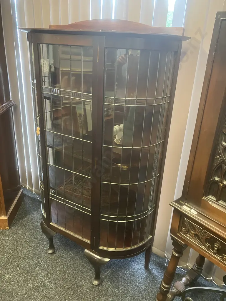 Mahogany Leadlight Bow Front Display Cabinet With Key, Cabriole Legs, 3 Wood Shelves. H160 W99 D39cm (Leadlight Damaged) Image 1++