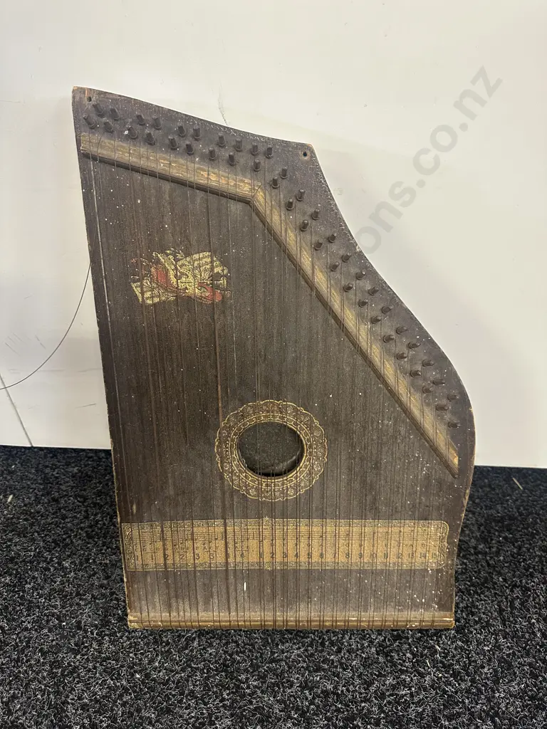 Antique Zither Instrument Image 1++