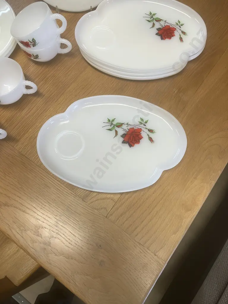 Vintage Federal Milk Glass Rosecrest 4 x Teacup & Snack Plate Sets & 4 x Dinner Plates (1 Dinner Plate Chipped) Image 1++