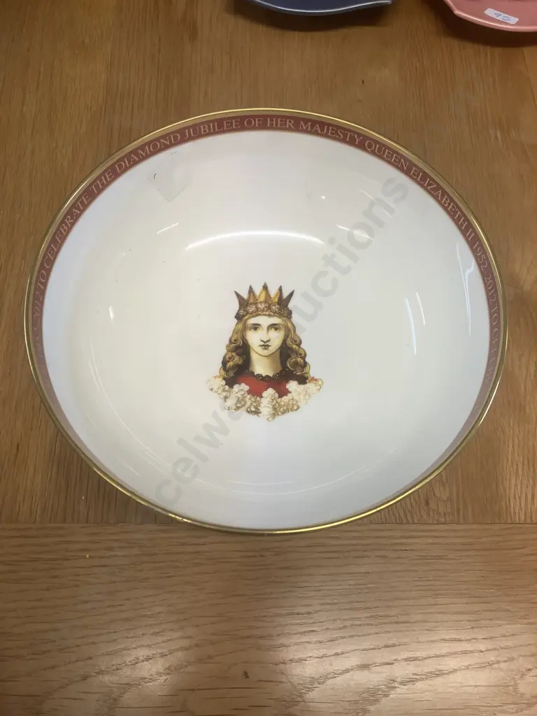 Large rare Royal Worcester Queen Elizabeth II Diamond Jubilee Commemorative Limited Edition Bowl. 8 x 23cml Image 1++