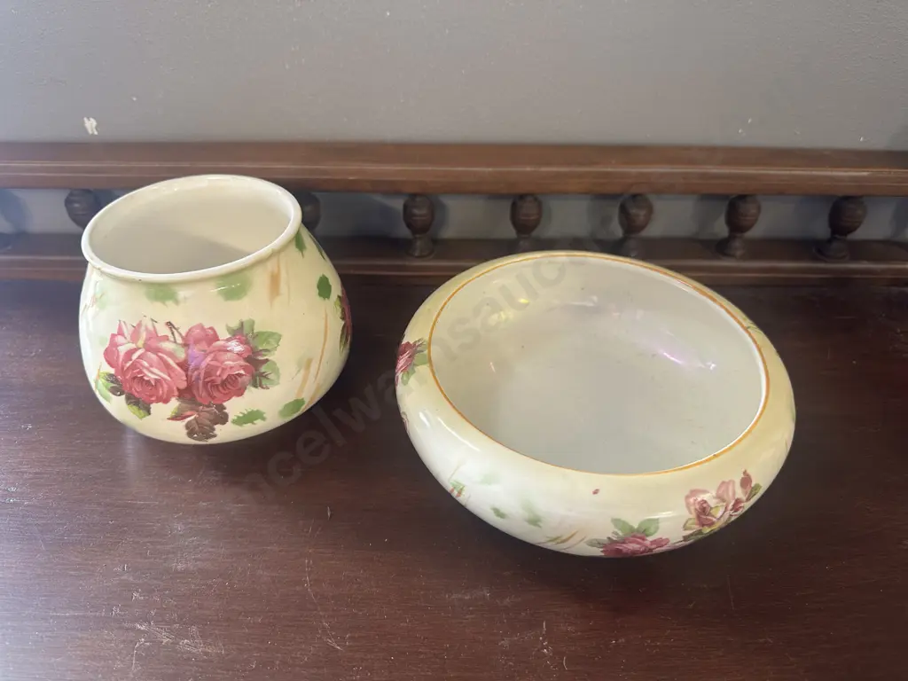 Hanley Planter/Vase & Round Bowl Image 1++