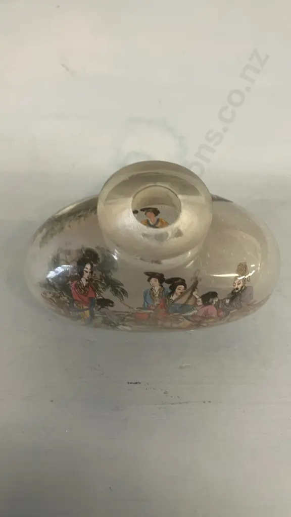 Vintage Large Chinese Reverse Painted Glass Snuff Bottle (8 x 8cm) with Spoon Attached Stopper & Box Image 1++