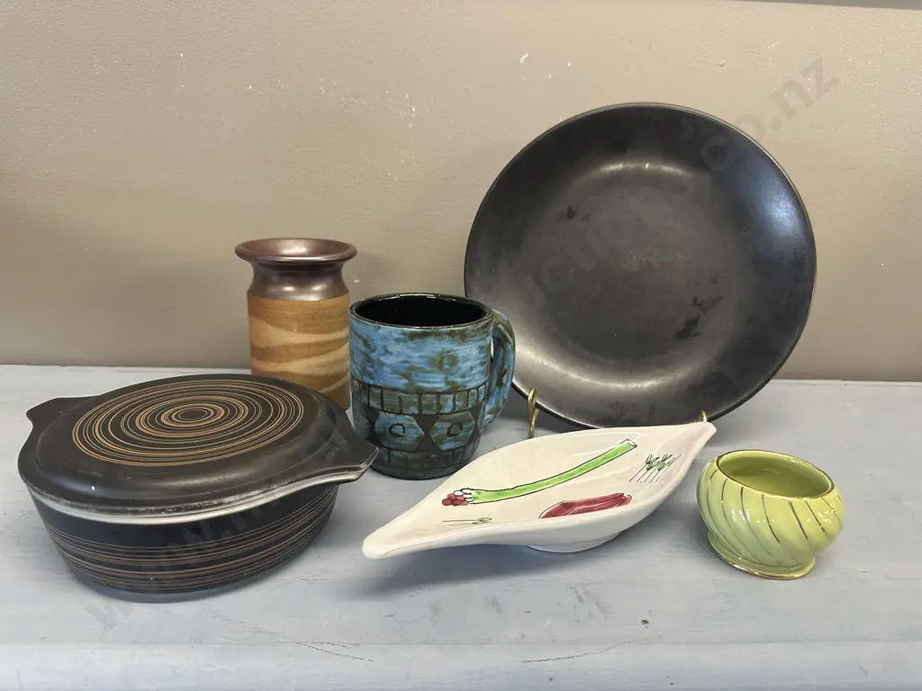 Selection Of China & Pottery Items Including Lidded Pyrex Dish, Signed Pottery Etc Image 1++