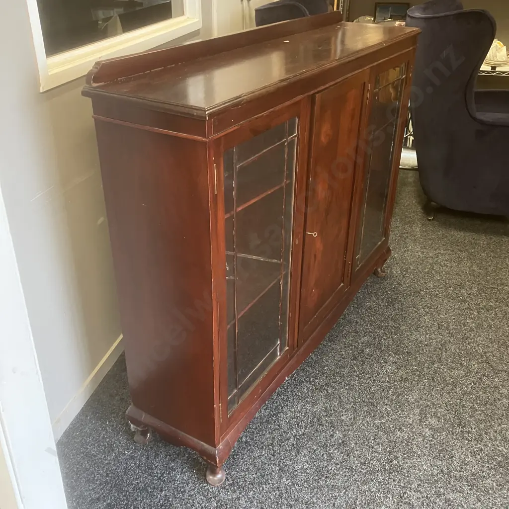 Mahogany Queen Anne Style Sideboard Two Astragal Doors, Key (As Found). H111 W137 D33cm Image 1++
