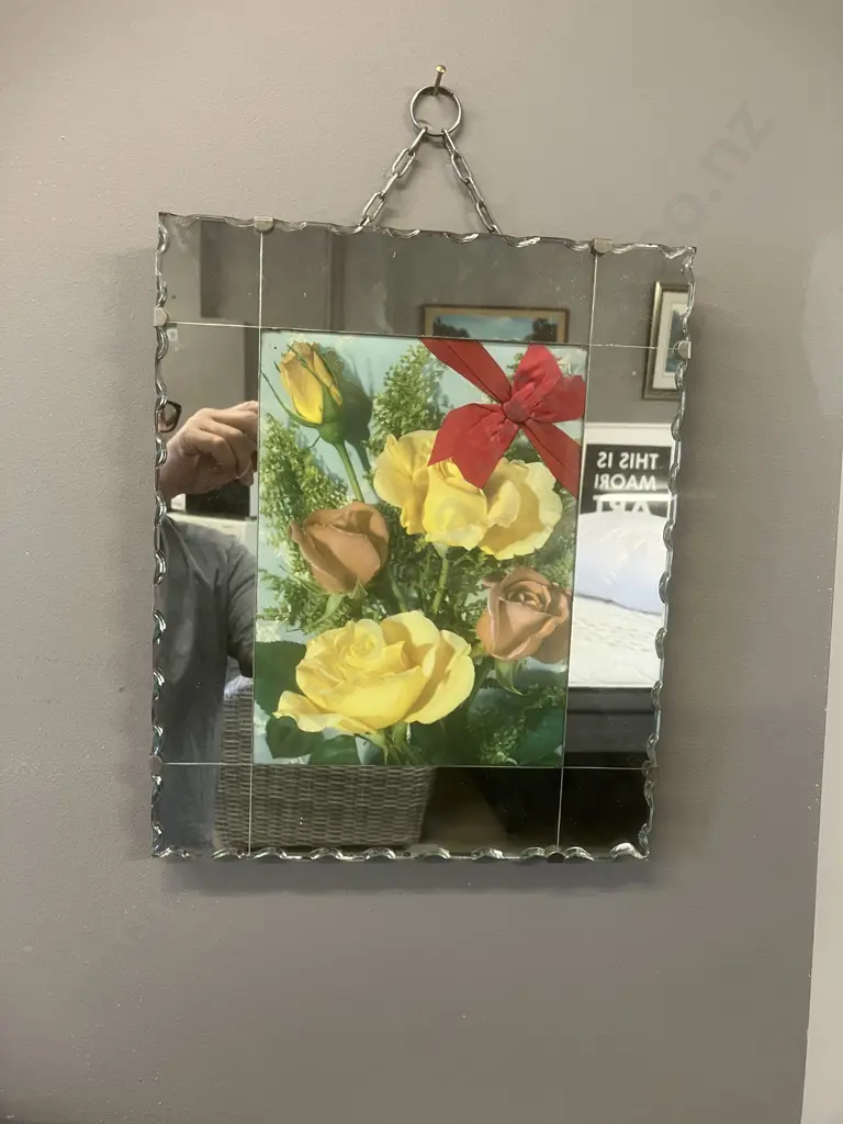 Vintage Mirrored Glass Scalloped Edge Picture Frame. 50 x 29cm Image 1++