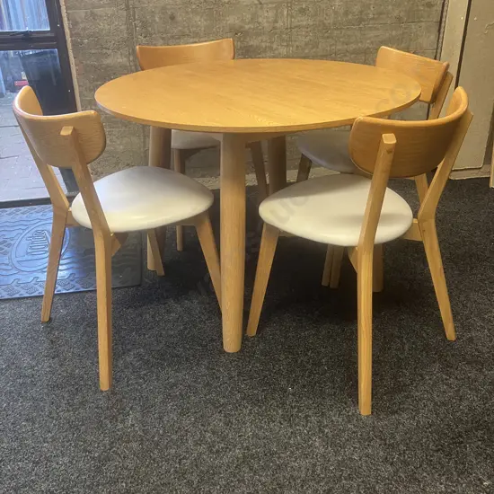 Scandinavian Style Oak Dining Table With 4 Chairs. 75 x 105cm (One Chair has Damage To Upholstery)