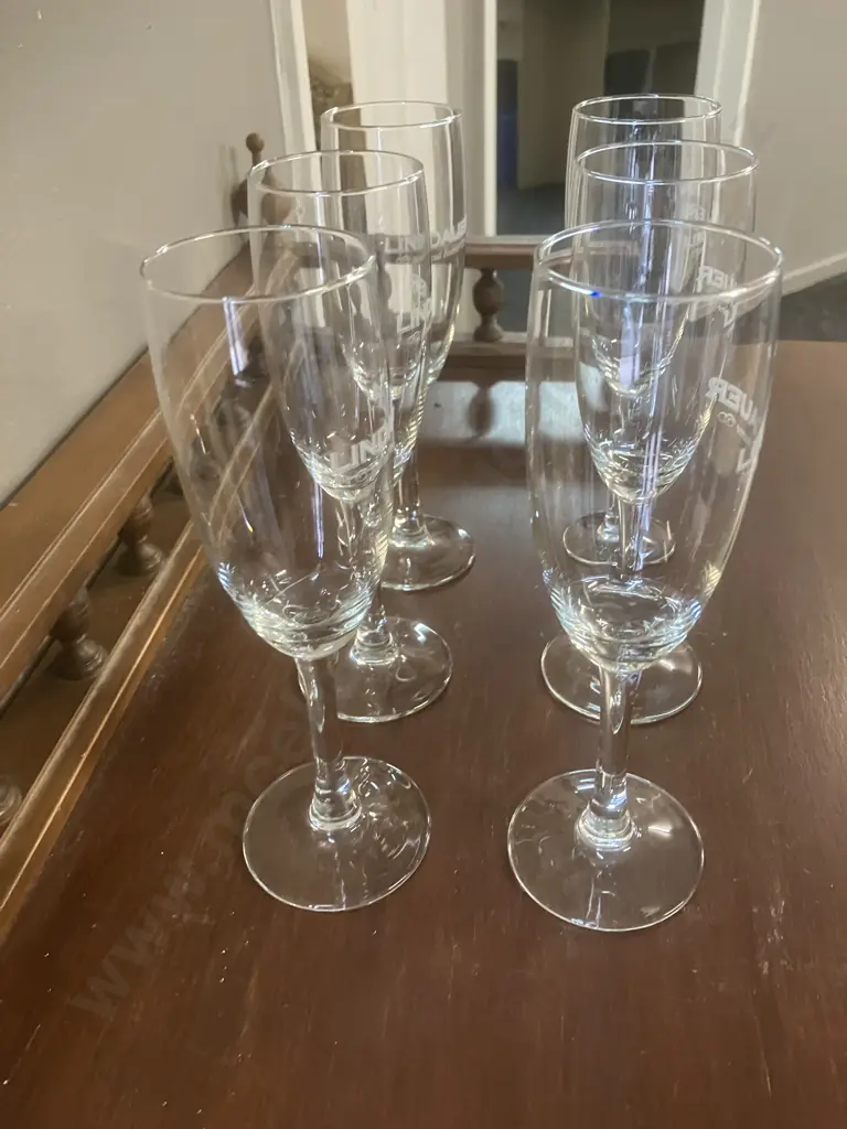 Set of 6 Lindauer Champagne Flutes Image 1++