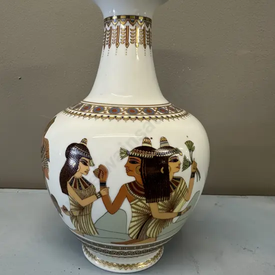Kaiser Porcelain Luxor Egyptian Scenes Days Of Ancient Pharaoes Vase. H25cm