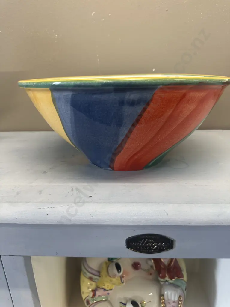 Large Temuka Pottery Serving Bowl H14,Dia32cm. Image 1++