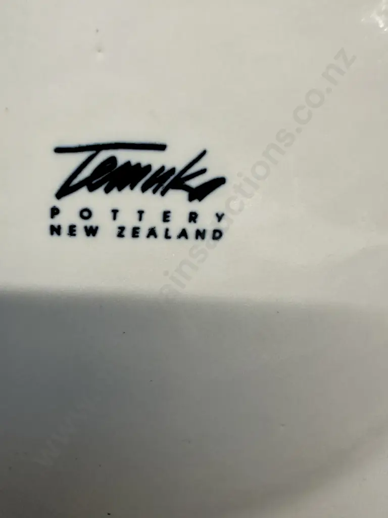 Large Temuka Pottery Serving Bowl H14,Dia32cm. Image 1++