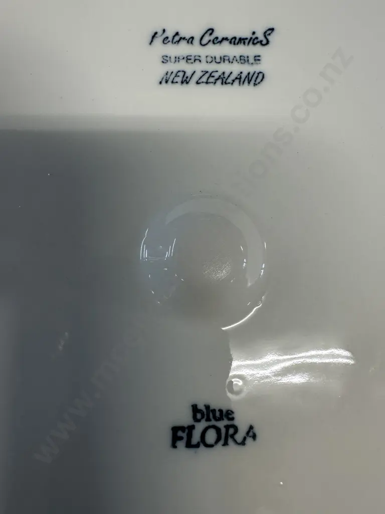 Petra Ceramics New Zealand Blue Flora Round Serving Bowl Image 1++