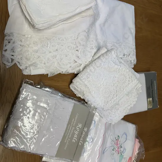 Assorted Vintage Linen Including Ruffled Pillow Cases, Table Cloth, Napkins Etc