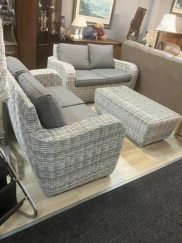 Pair of Outdoor PE Rattan Wicker Couches With Coffee Table With Glass Top Image 1++