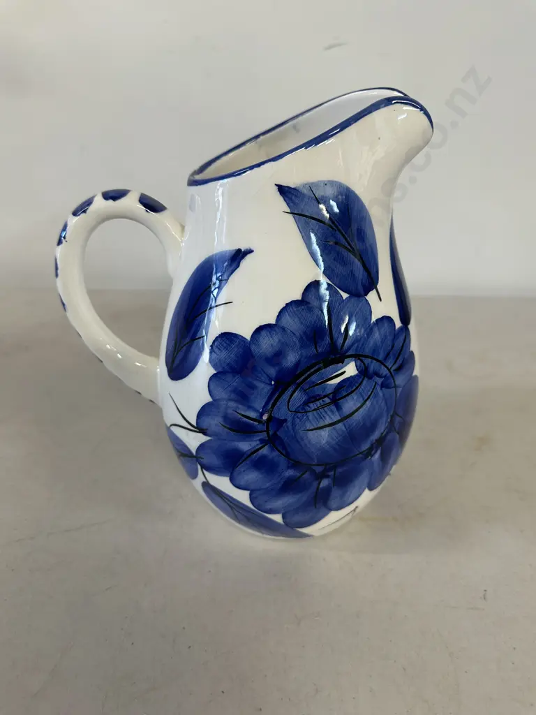 Blue & White Floral Hand Painted Vase H20cm. Image 1++