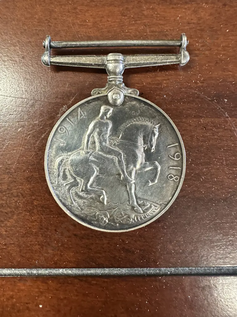 Silver British War Medal 1914-1918 - "2.Lieut H.E.J. Drew" Image 1++