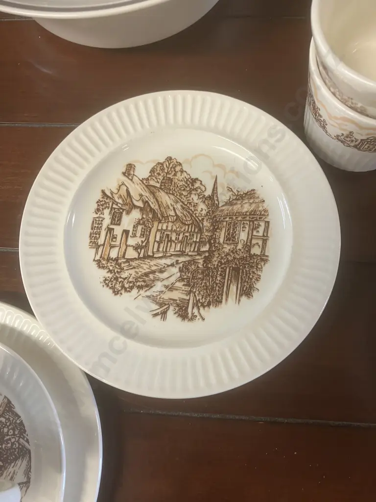 Crown Lynn Tradition Trios x 6 With a Crest D71500 Salad Bowl Image 1++