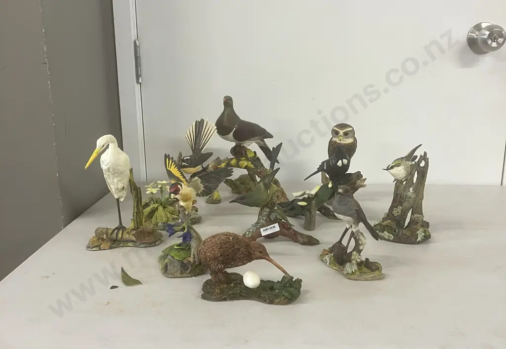 Collection of Ten New Zealand Bird Figurines With Felted Bases - Heights From 8 to 21cm Image 1++