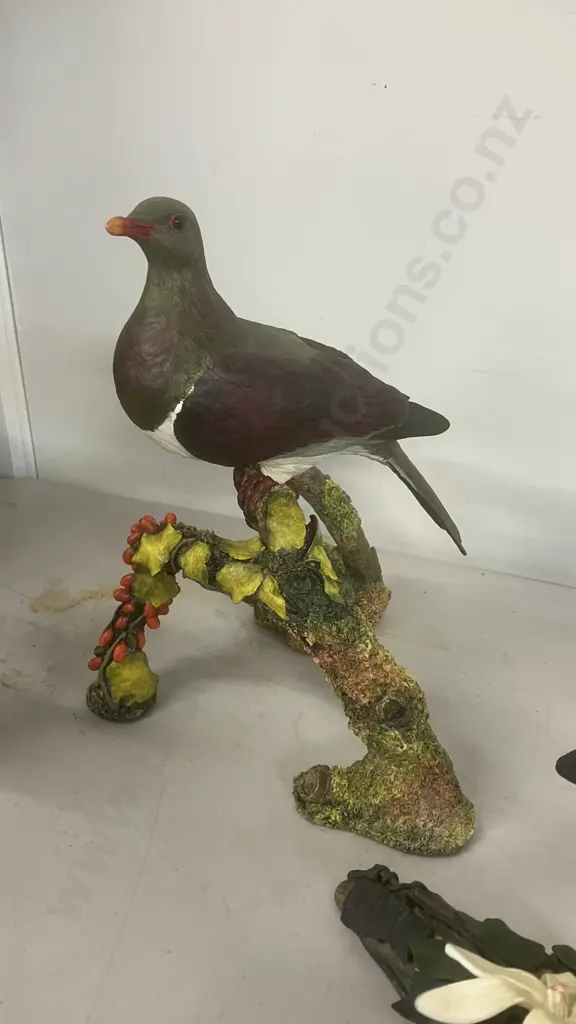 Collection of Ten New Zealand Bird Figurines With Felted Bases - Heights From 8 to 21cm Image 1++