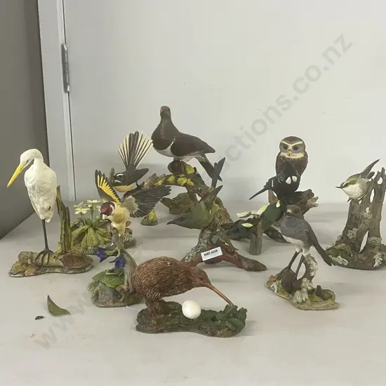 Collection of Ten New Zealand Bird Figurines With Felted Bases - Heights From 8 to 21cm