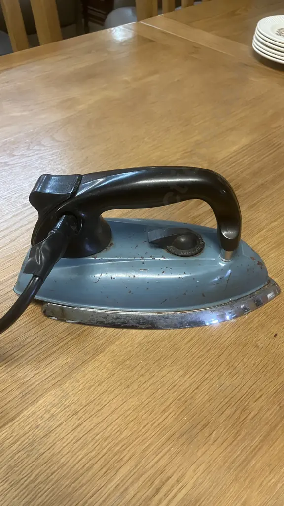 Vintage Morphy Richards Iron Model CA 75, Serial WJ281686 - Made In England Image 1++