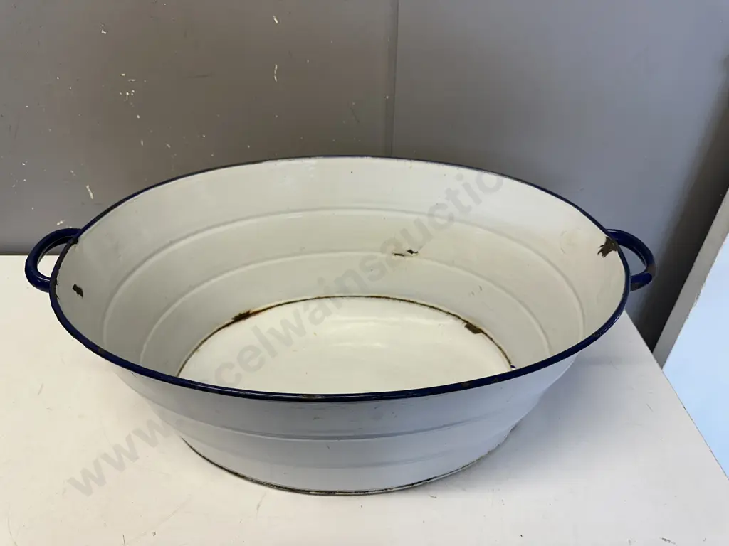Vintage Enamel Wash Tub Double Handled, Blue Rim & Handles. Image 1++
