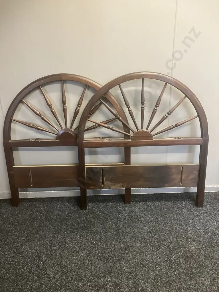 Pair of Wooden Wagon Wheel Headboards. 99 x 92.5cm Image 1++