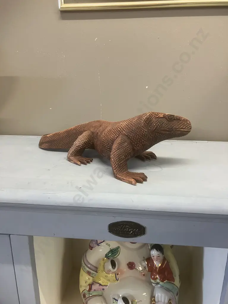Wooden Hand Carved Komodo Dragon. L41cm Image 1++