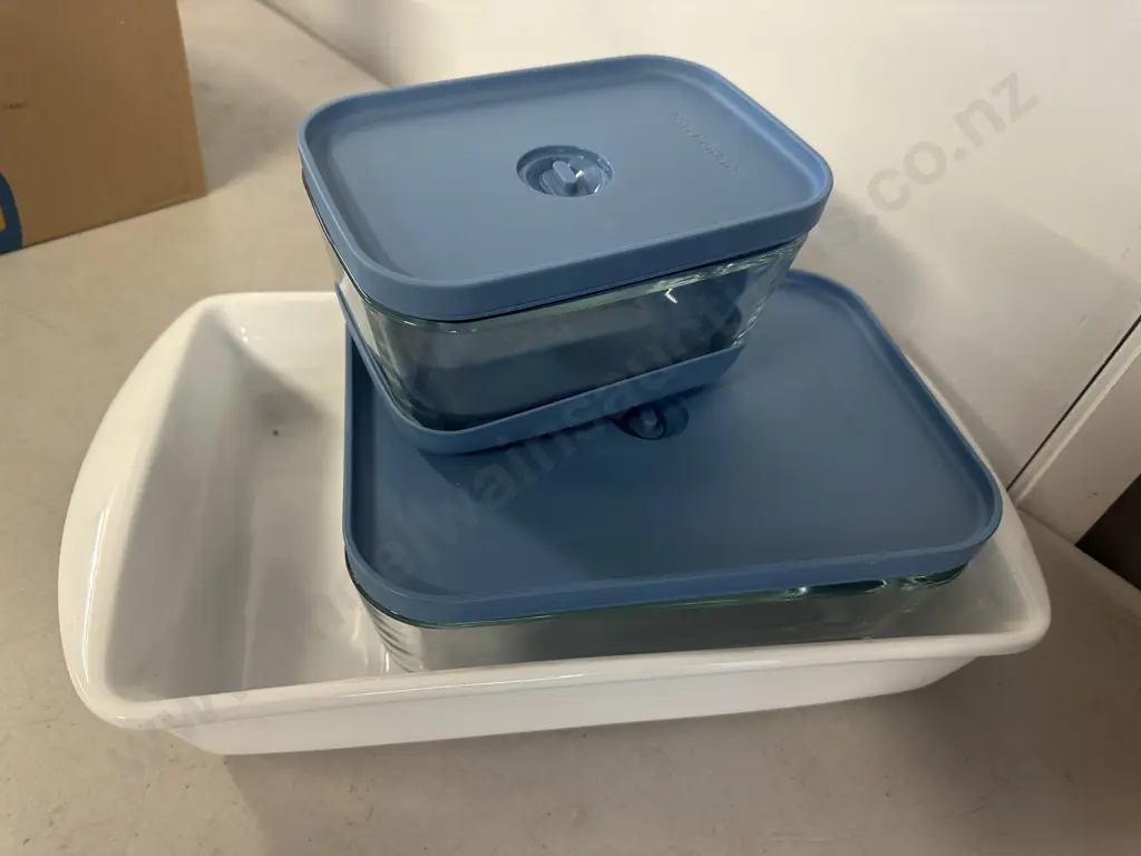 Kitchen Aid Lidded Dishes & Maxwell Williams Baking Dish Image 1++