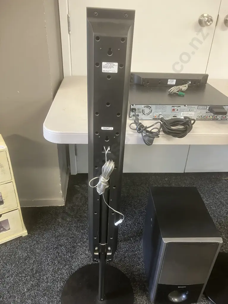 Sony DVD Home Theatre System DAV-DZ870W, Wired Speakers Centre, 2 x Front & Sub-Woofer (No Remote Control) Image 1++