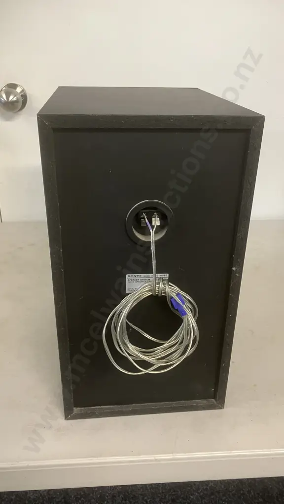 Sony DVD Home Theatre System DAV-DZ870W, Wired Speakers Centre, 2 x Front & Sub-Woofer (No Remote Control) Image 1++