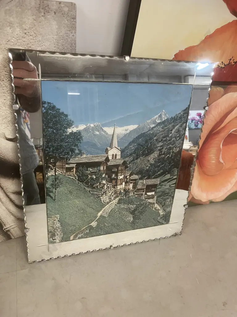 Assorted Pictures & Mirror Framed Picture Image 1++