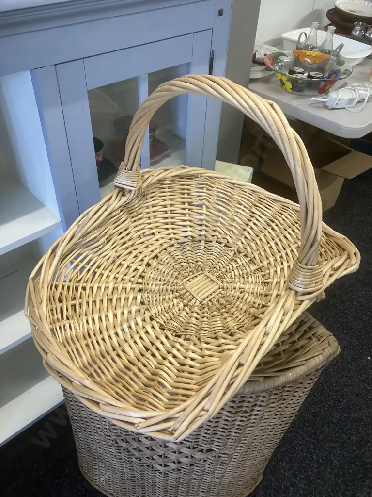 Wicker Harvest Basket Image 1++