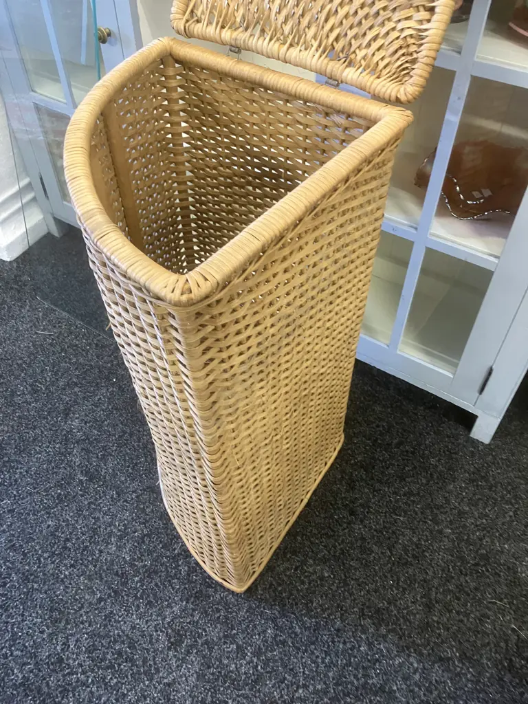 Wicker Corner Laundry Hamper With Hinged Lid. 80 x 43cm Image 1++