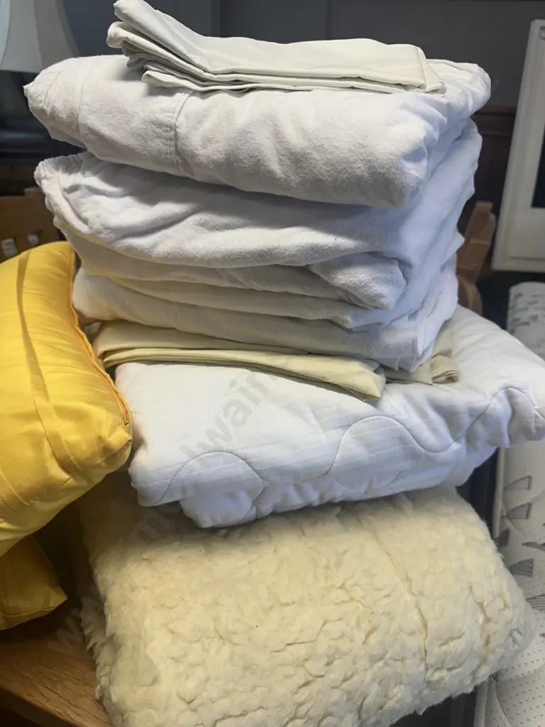 Fairy Down King Size All Seasons Reversible Wool Underlay, Assorted Linen Etc Image 1++