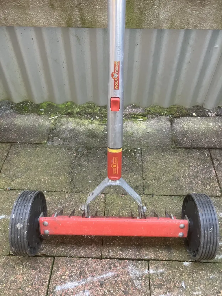 WOLF-Garten Roller Scarifying Rake UR-M3 With WOLF-Garten Wooden Multi-Star® Handle Image 1++