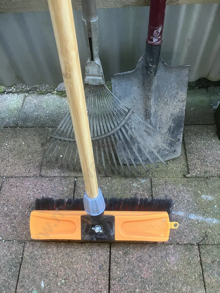 Sabco Bulldozer, Leaf Rake, Garden Spade Image 1++