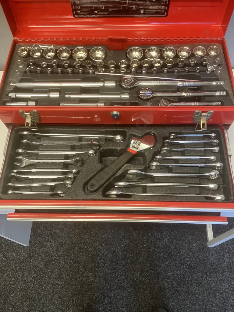 Mechpro 248 Piece Tool Kit with 3 Drawer Chest Includes 143 Piece Metric/ SAE Socket Set. With 2 Keys Image 1++