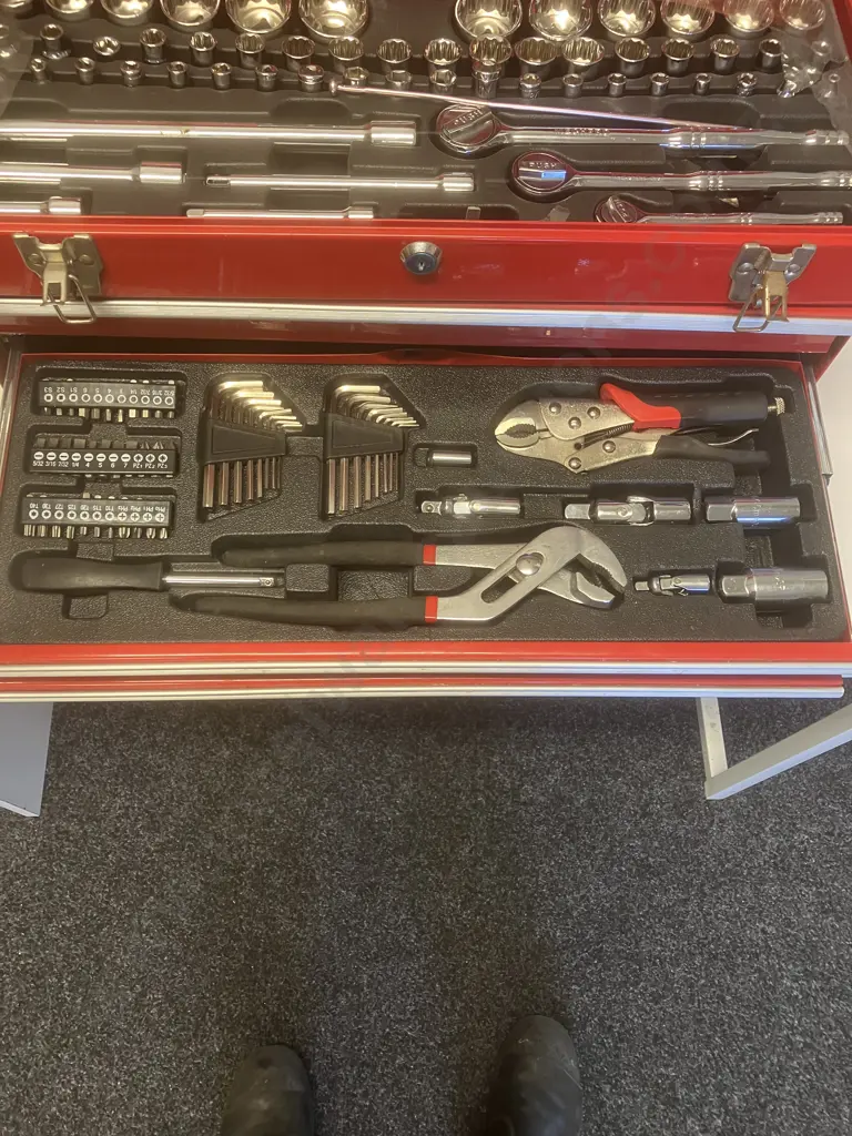 Mechpro 248 Piece Tool Kit with 3 Drawer Chest Includes 143 Piece Metric/ SAE Socket Set. With 2 Keys Image 1++