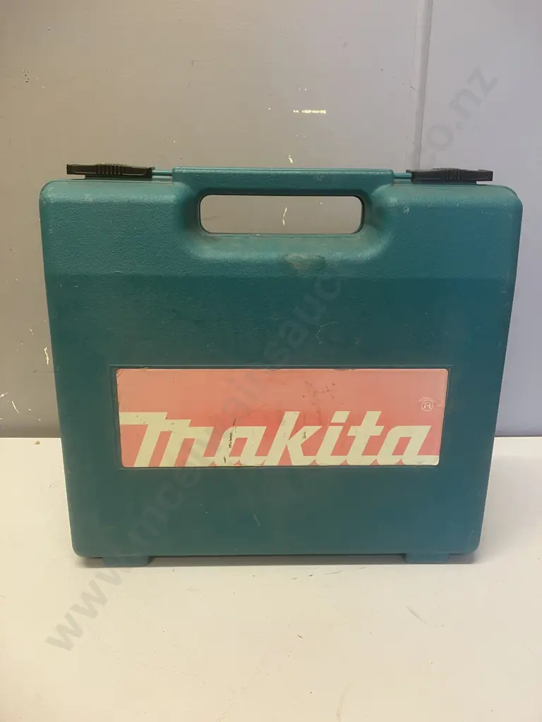 Makita Hammer Drill HP1620F 650 Watts In Case Image 1++