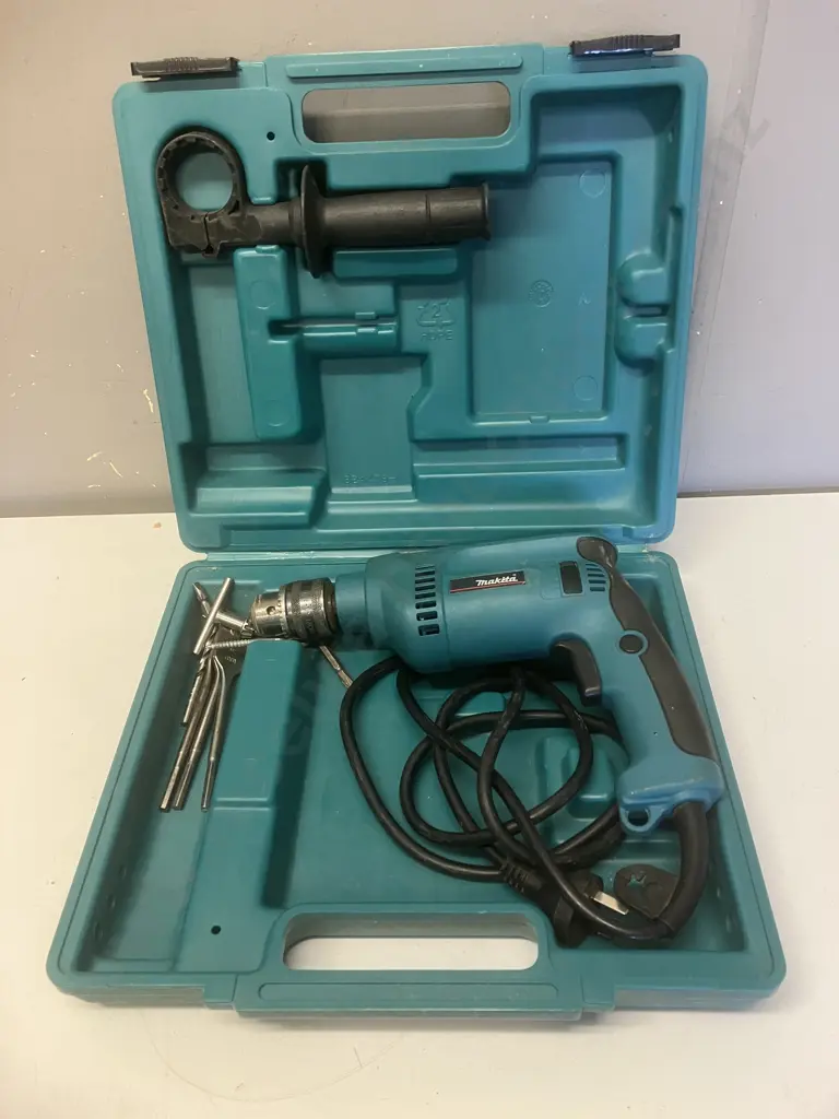 Makita Hammer Drill HP1620F 650 Watts In Case Image 1++