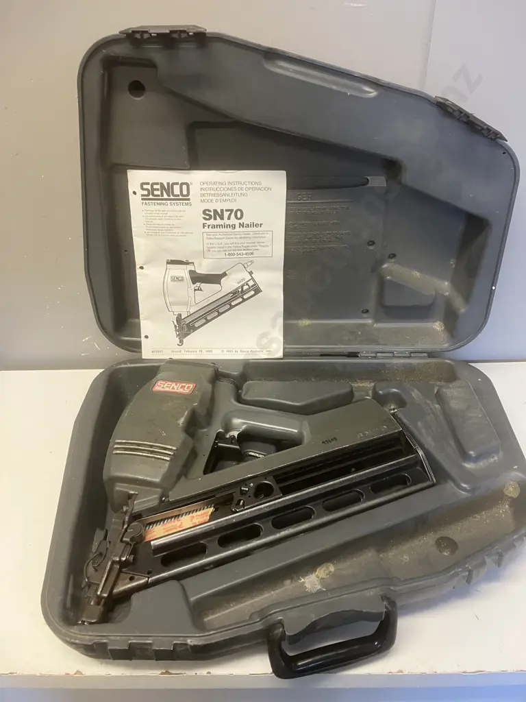 SENCO SN70 Clipped Head Framing Nailer, Air Operated In Case With Manual Image 1++