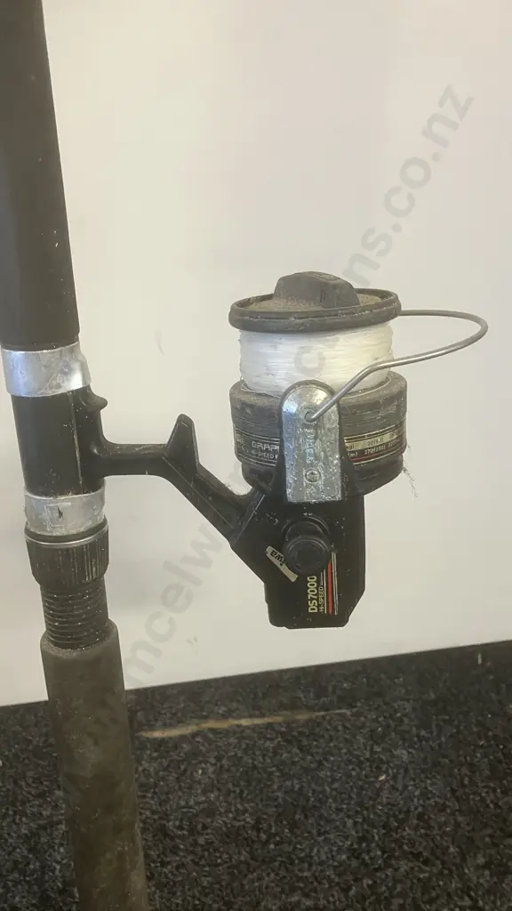 Daiwa DS7000 Hi-Speed Reel & Okuma 38.1210 Tubular Fibreglass, Surf 12' 30-80gr. 2 Piece Image 1++