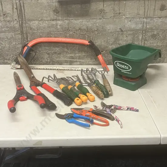 Scotts HandyGreen ll & Assorted Gardening Tools