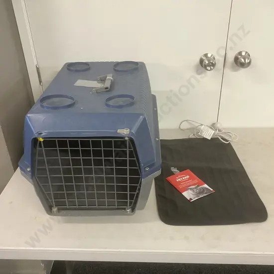 Plastic Pet Voyageur 300 Carry cage (H35 W61 D42cm) With Original Pet Pad