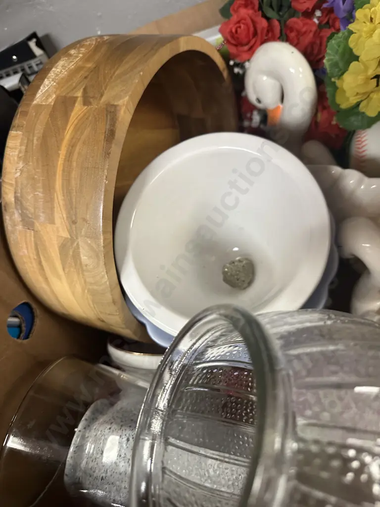 Box lot Glass Vases, Planters, Wooden Bowl Etc Image 1++