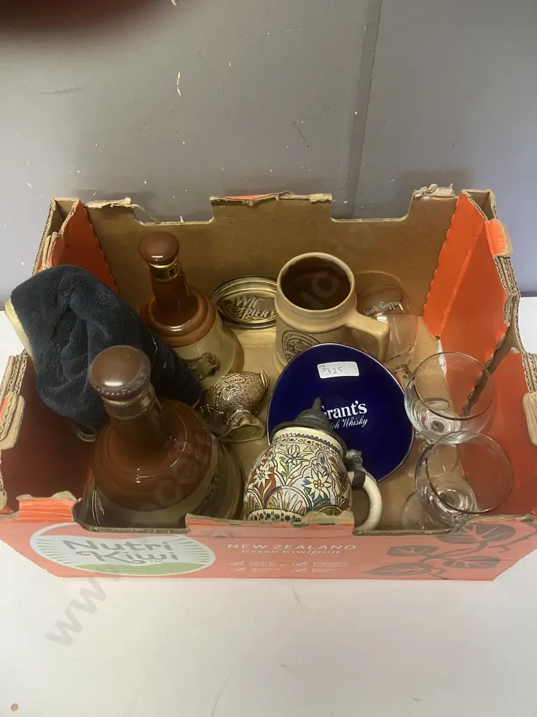 Box Lot Decanters, Barware Etc Image 1++